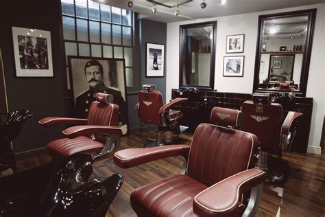 Luxury barber shop. Barbería Royal offers Mexico City’s elite the finest barber and grooming services, from a shave or haircut to a full spa package. Due to the world-class level of service and luxury, the ... 