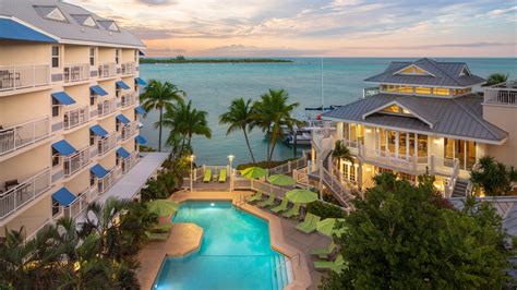 Luxury hotels in key west. These luxury hotels in Key West have been described as romantic by other travellers: The Gardens Hotel - Traveller rating: 5/5. Santa Maria Suites Hotel - Traveller rating: 5/5. Sunset Key Cottages - Traveller rating: 4.5/5. Which luxury hotels in Key West offer an adult pool? 