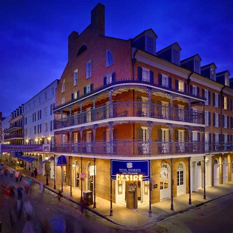 Luxury hotels in new orleans. 