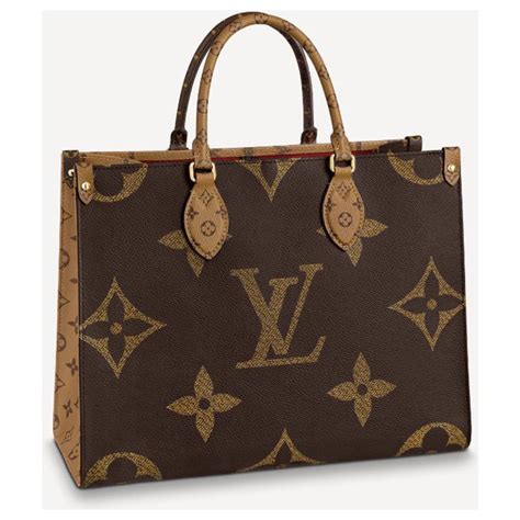 Lv on the go mm. Discover Louis Vuitton OnTheGo MM: From the Cruise 24 collection comes this OnTheGo MM, a capacious tote crafted from new Monogram Dune canvas. The sand-inspired colorway gives a modern, effortless air to this versatile OnTheGo, which features two top handles in contrasting black leather and twin shoulder straps made from the Maison’s heritage natural cowhide. Golden hardware adds a gleaming ... 