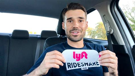 Lyft driver en español. Description: Lyft is a rideshare platform that connects drivers with individuals that need rides. Lyft matches drivers with passengers who request and pay for rides through our smartphone app. Driving with Lyft is the perfect way to earn money on any schedule and is a great alternative to other types of earning opportunities. Lyft Drivers can ... 