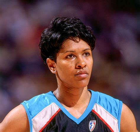 Lynette woodard. Lynette Woodard is one of the true pioneers of women's basketball. She took over the mantle from Cheryl Miller as the top player in the women's game. She played collegiately at the University of Kansas, graduating in 1981. Woodard made the 1980 U.S. Olympic team which did not compete. She then worked as a volunteer assistant coach at Kansas ... 