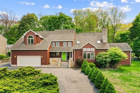 Lynnfield real estate. Things To Know About Lynnfield real estate. 