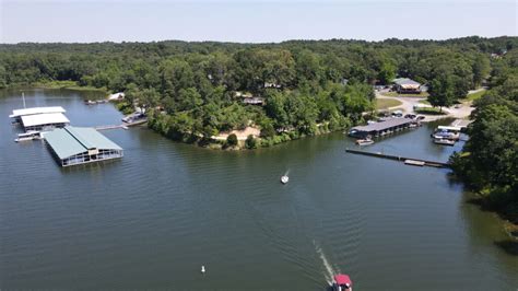 Lynnhurst family resort. Waterfront property with basic rooms, cabins & condos, plus a beach, an outdoor pool & boat rentals. 