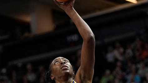 Lynx erase 11-point 4th-quarter deficit to beat Sparks after honoring Sylvia Fowles