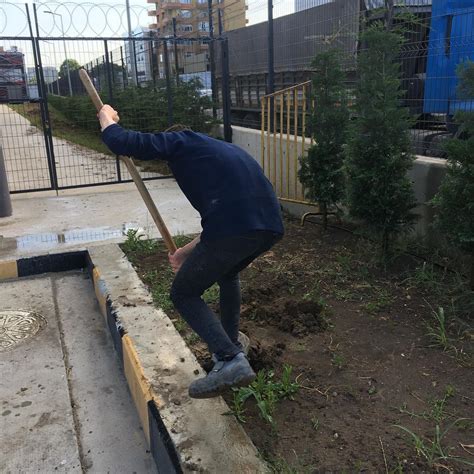 Mücahit Bahçe #Şu hayatta gülmemi isteyen tek kişi  Instagram. 