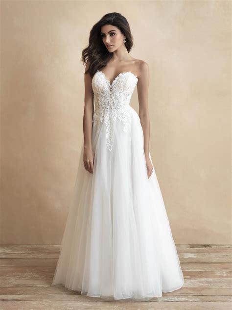 M carr bridal. M. A. Carr Bridal, Orchard Park, New York. 15,520 likes · 12 talking about this · 3,116 were here. M. A. Carr Bridal has dresses for a myriad of brides! The price range for our wedding dresses is from • ... 