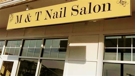 Located conveniently in Lincoln, NE 68510, B & T Nails | Nai