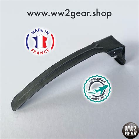 M18 grenade.  Metal spoons with correct WW2 specs : long handle with mechanicall...