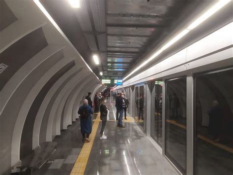 M1b metro hattı