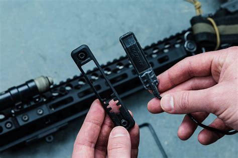 MAGPUL M-LOK Tape Switch Mounting Plate - Surefire® ST M …