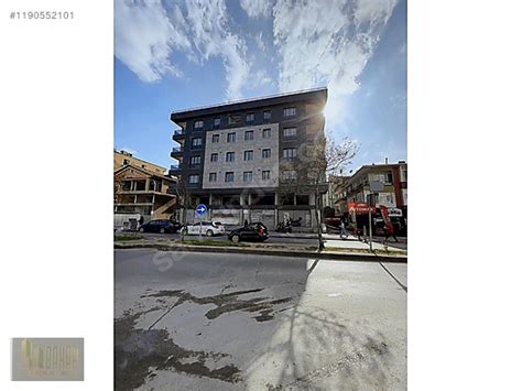 MALTEPE'DE MİNİBÜS YOLUNA 3. BİNADA 3+1 NET 90 m2.