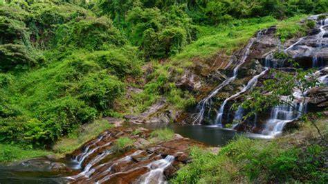 Maluan Mountain and Waterfall - Shopping in Shenzhen - raincitystudios.com