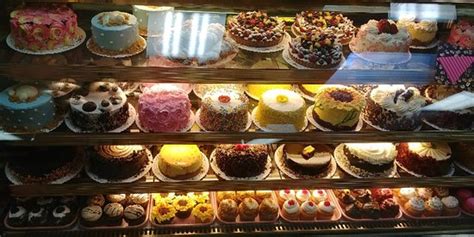 MANHATTAN SWEETS BOUTIQUE BAKERY, Islip - Restaurant …