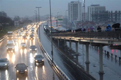 MART İÇ ANADOLU HAVA DURUMU METEOROLOJİ İç Anadolu Bölgesi, çok bulutlu, bölge genelinin aralıklı yağışlı geçeceği tahmin ediliyor.