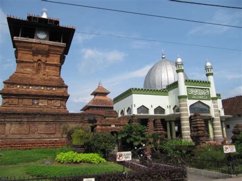 Masjid Kudus Demak - wintechmobiles.com