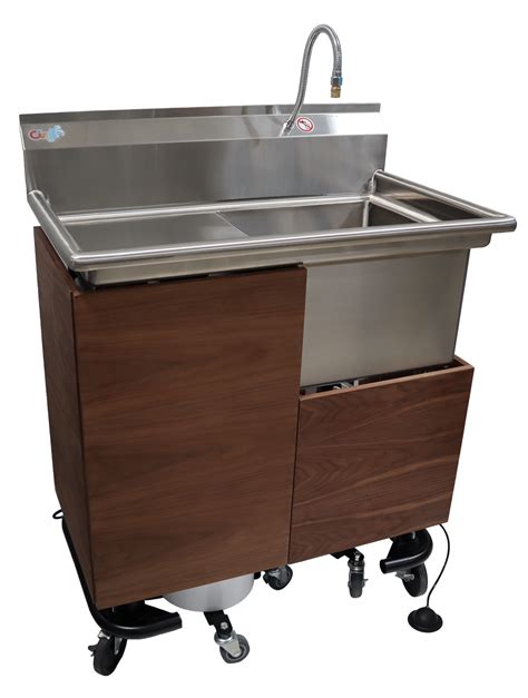 Mastering Relief Carving in Ceramics - muktibox.com