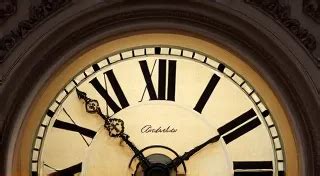 Matching Colors to Repair Clock Faces - muktibox.com