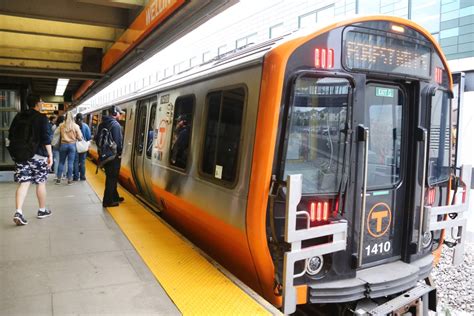 MBTA on-time service dropped last fall, T cites staffing shortages and delays of heavy rail rapid transit cars