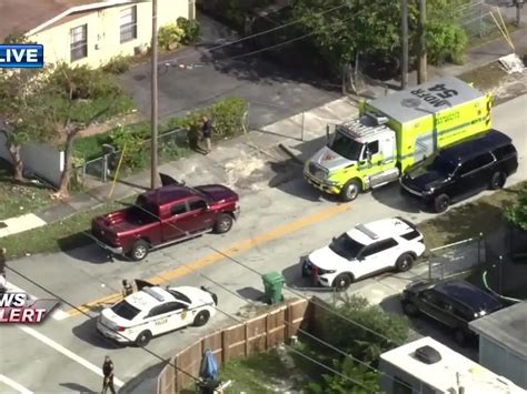 MDPD officer shot in Miami Gardens; 2 suspects at large