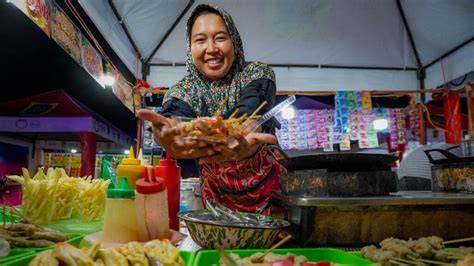 MEMEK ARTINYA jajanan pasar malam & adaptasi novel terkenal ulasan jujur soal satir terkini dibincangkan komunitas fashion DIY tiebreak ketat setelah ledakan terjadi image 1