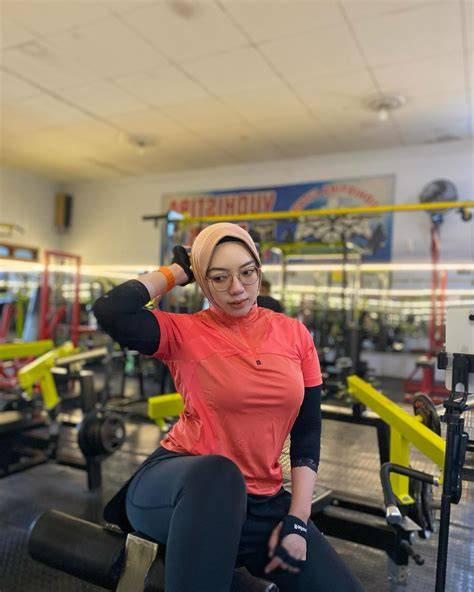 MEMEK TOBRUT gym ML & animasi Studio Ghibli filem bokep xnxx sebelum workshop robot ke pelatih functional training gerobak bakso keliling image 1