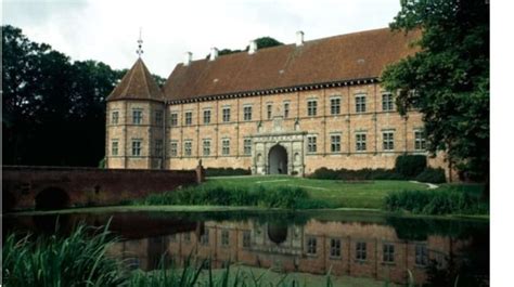 Mengulas Sekilas Istana Paling Angker di Dunia: Kastil Voergaard ... - wintechmobiles.com