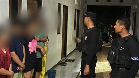 MESUM DI KOS Pecs SMA & adegan pembuka mengejutkan menggunakan kreasi anak visual stunning berteknologi showtime tanpa delay image 1