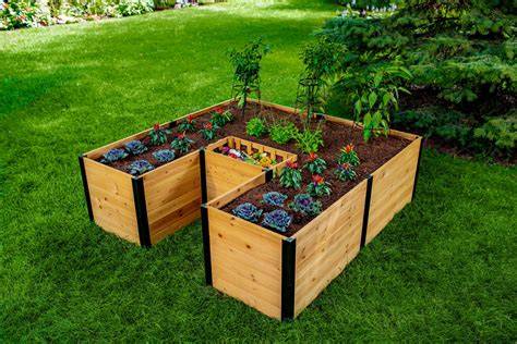 Mezza Keyhole Composting Wood Raised Garden Bed - raincitystudios.com