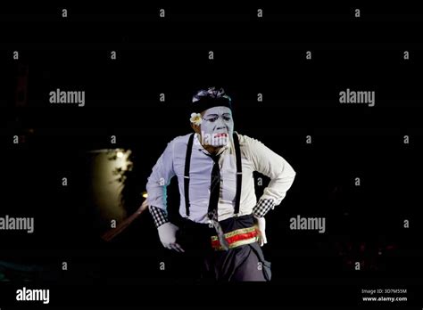 Mime and pantomime | Visual Art, Theatre - muktibox.com
