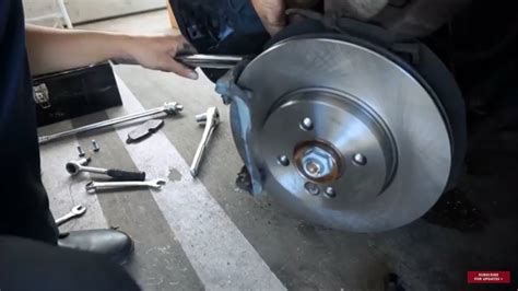 MINI Cooper - Front Brake Pad/Rotor Replacement - YouTube