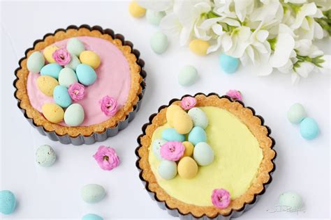 MINI EASTER TARTS WITH CHEESECAKE FILLING