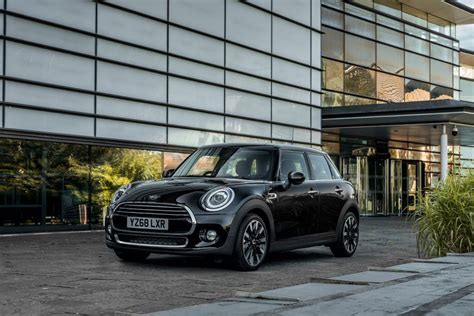 MINI Hatchback Car Leasing Deals & Offers Parkers