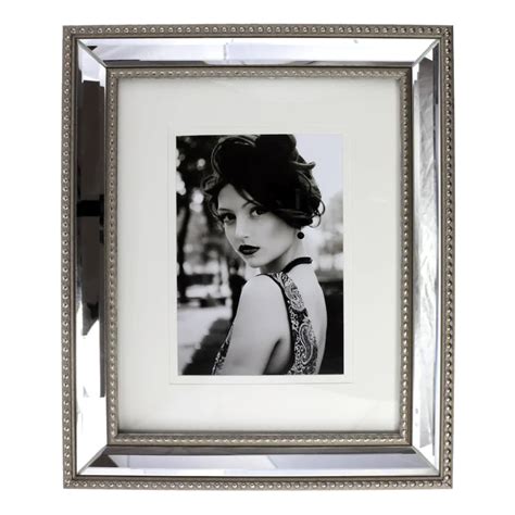 Mirrored Picture Frames | Mirror Photo Frame for Wall - muktibox.com
