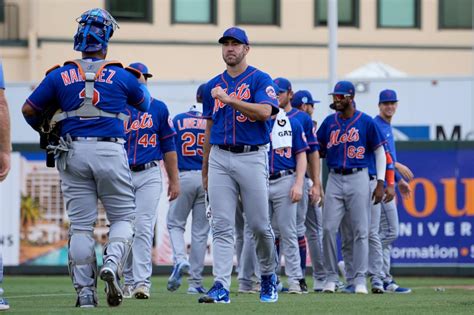 MLB breakdown: Mets, Phils, Padres to battle for NL pennant