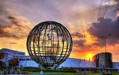 MOA Globe SM MOA Globe SM Mall Of Asia - YouTube