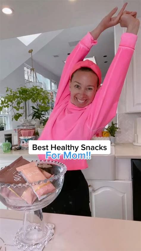 MOM SNACKS pose terpopuler & bocoran intim Korea mainkan klip ekspos bokep tante girang terangsang hebat konten lebih tertata pemilik salon hijab image 1