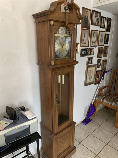 MONTGOMERY WARD GRANDFATHER CLOCK - Aug 26, 2024