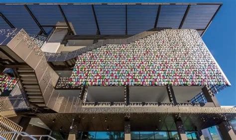 motorized facade - Inhabitat - coolestguyplanet.net