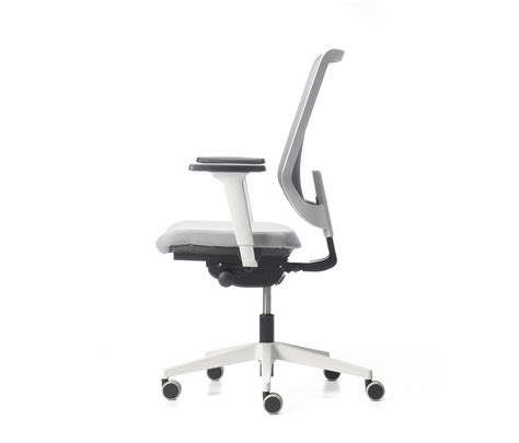 MOU Nurus Office Chair.