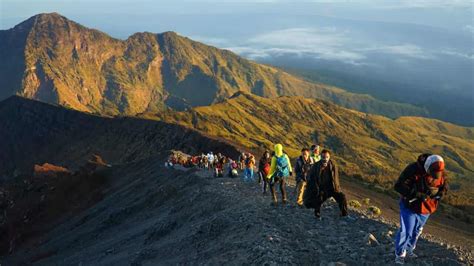Mount Rinjani Trekking Tour Guides - Rinjani Trek … - wintechmobiles.com