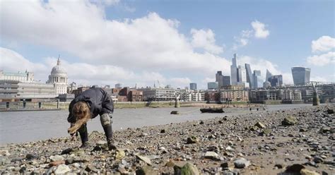 Mudlarking in London on the Thames - TripSavvy - wintechmobiles.com