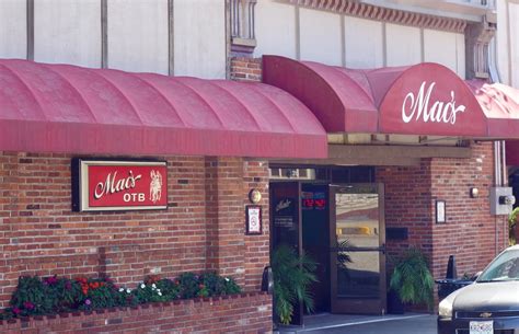 Description: We're Mac's Downtown and we've been a restaurant, here in Alton, IL, since 1983. We have great food and service, cold beer, and a welcoming atmosphere. We offer appetizers, burgers, steaks, cocktails, catering, and much more.. 