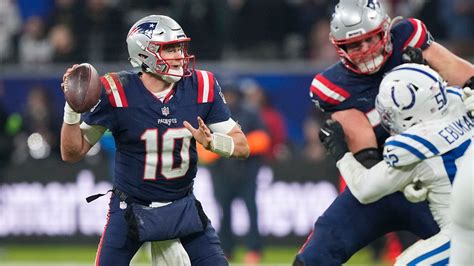Mac Jones’ struggles in loss to Colts leaves Patriots QB situation unclear going into bye week