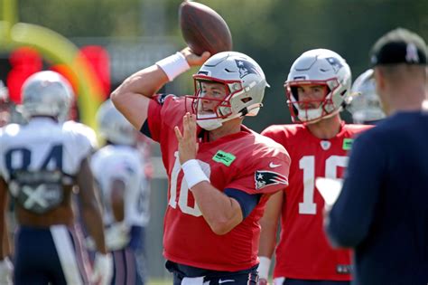 Mac Jones ensuring there’s no Patriots QB competition with Bailey Zappe