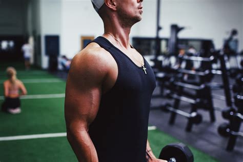 Machine Preacher Curls Benefits Tips and Techniques 