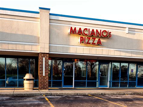 Maciano's Pizza & Pastaria, North Aurora, Illinois. 1,048