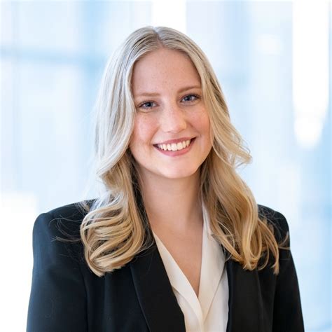 Mackenzie gard. Hello! I am a third-year student at the University of Wisconsin-Madison, pursuing a degree in Consumer Behavior and Marketplace Studies and minoring in Digital Studies and Design Strategy. >When ... 