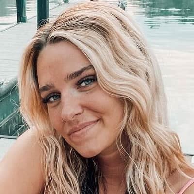 Mackenzie grimsley age. Mackenzie Grimsley was born on October 1, 1999 (age 24) in Florence, South Carolina, United States. She is a Celebrity TikTok Star. Point-of-view style content creator known for posting lip sync videos and comedy bits on her mjgrimsley1001 TikTok account. 