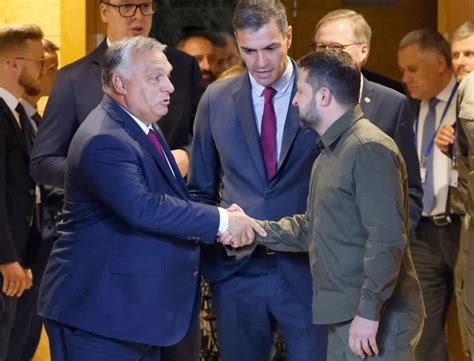 Macron takes on Orbán in bid to avoid disastrous Ukraine summit